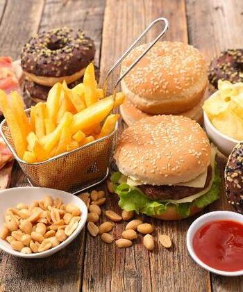 Obeziteti. Konsumimi i ushqimeve të përpunuara dhe të rafinuara rrit rrezikun